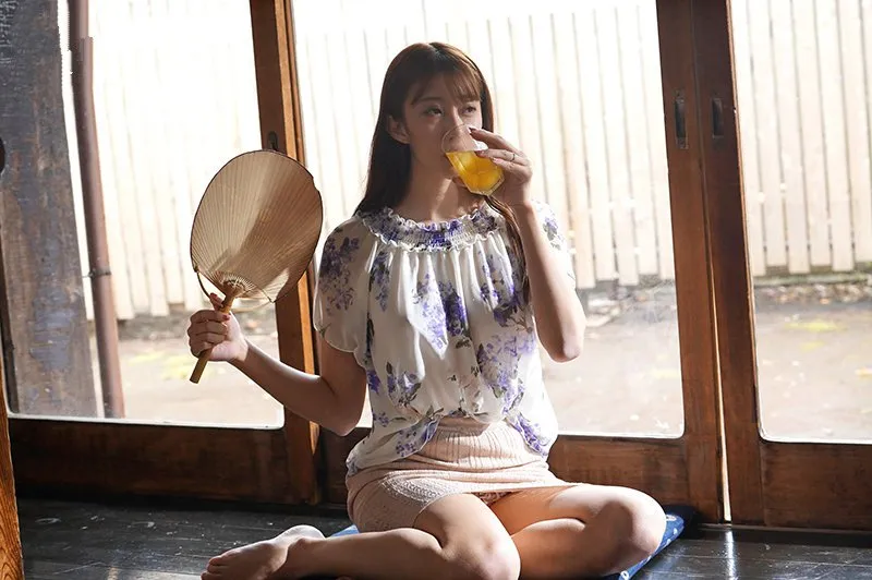 Mùa hè buồn chán ở quê đụ vợ nhà đối diện thiếu thốn vì lấy ông chồng già